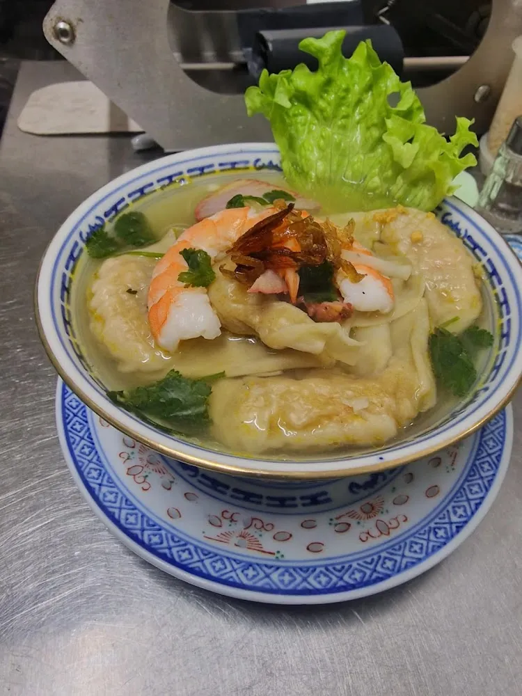 Soupe de Raviolis Porc Et Crevette